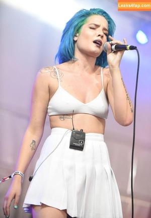 Halsey photo #0269