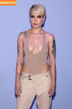 Halsey photo #0275