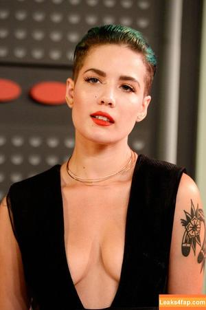 Halsey photo #0282
