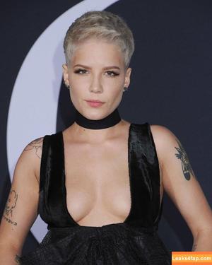 Halsey photo #0285