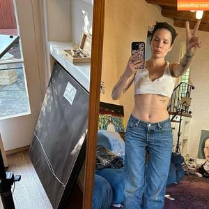 Halsey photo #0365