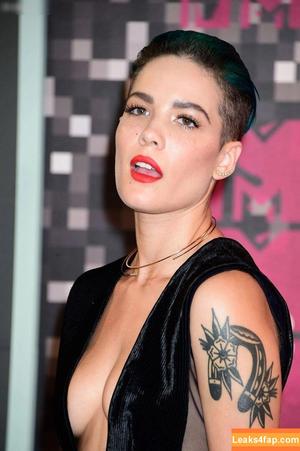Halsey photo #0377