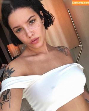 Halsey photo #0381