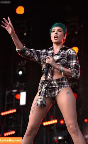 Halsey photo #0384