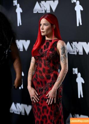 Halsey photo #0793
