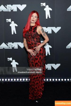 Halsey photo #0799