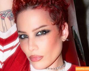 Halsey photo #0802