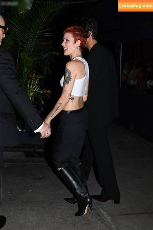Halsey photo #0807