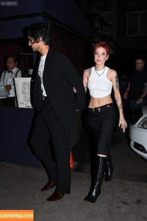 Halsey photo #0810