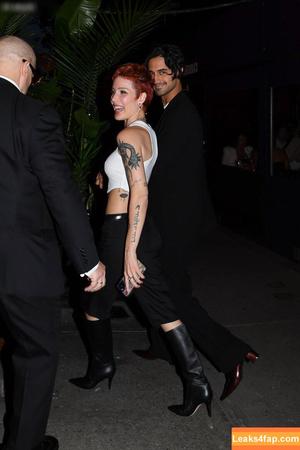 Halsey photo #0814