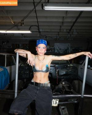 Halsey photo #0816