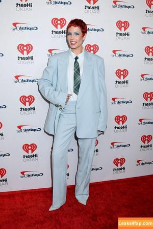 Halsey photo #0849