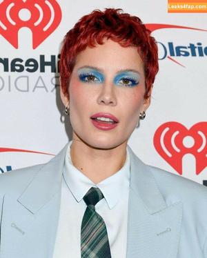 Halsey photo #0858