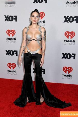 Halsey фото #1045