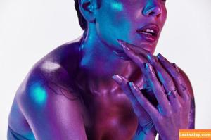 Halsey photo #1221