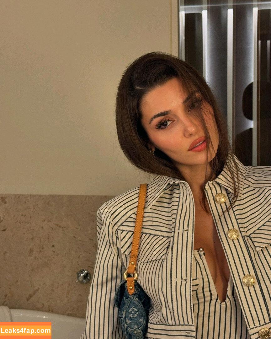 Hande Erçel /  leaked photo photo #0022