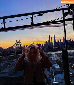 Hanna Lively photo #0018