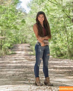 Hannah Barron photo #0080