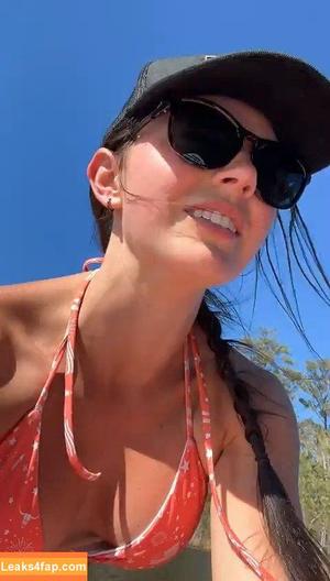 Hannah Barron photo #0522