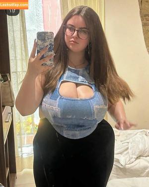 Hannah C photo #0271