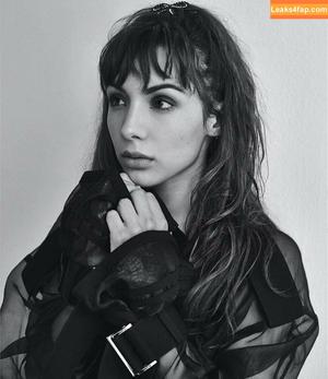 Hannah Marks photo #0025