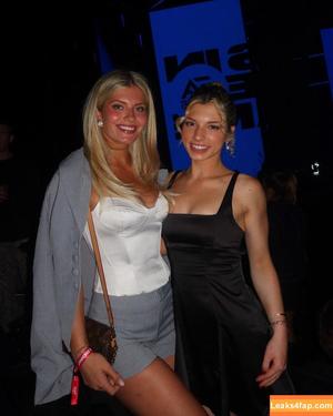 Hannah White photo #0198