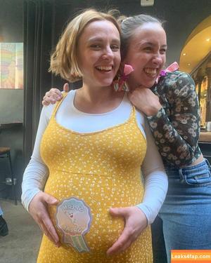 Hannah Witton photo #0009