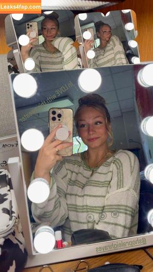 Hannah Woods photo #0469
