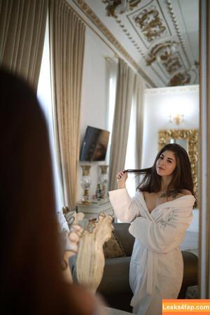 happy_manek photo #0110