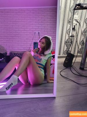 happy_manek photo #0285