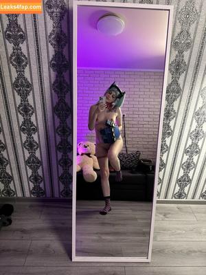 happy_manek photo #0404