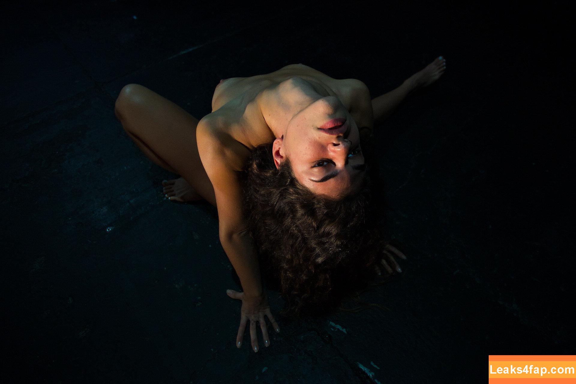 Haritini Taktikou / hariitiinii / pole dancer leaked photo photo #0016