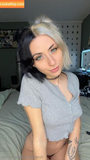 Harley Faye photo #0054