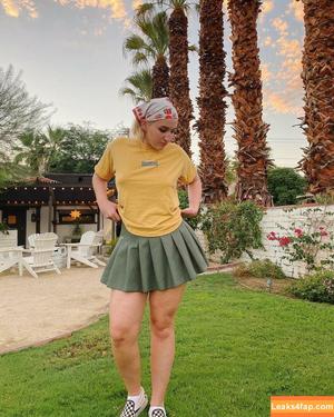 Harley Quinn Smith фото #0003