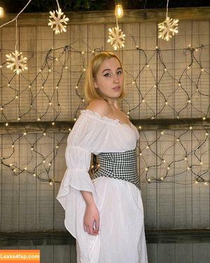 Harley Quinn Smith фото #0017