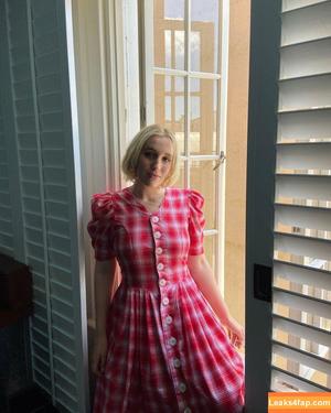Harley Quinn Smith фото #0041