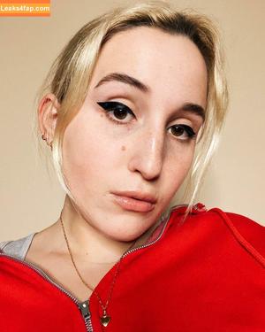 Harley Quinn Smith photo #0054