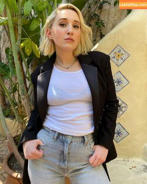 Harley Quinn Smith photo #0057