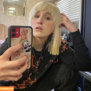 Harley Quinn Smith photo #0061