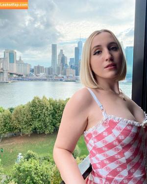 Harley Quinn Smith photo #0064