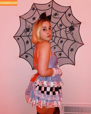Harley Quinn Smith photo #0065