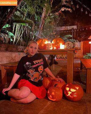 Harley Quinn Smith photo #0069