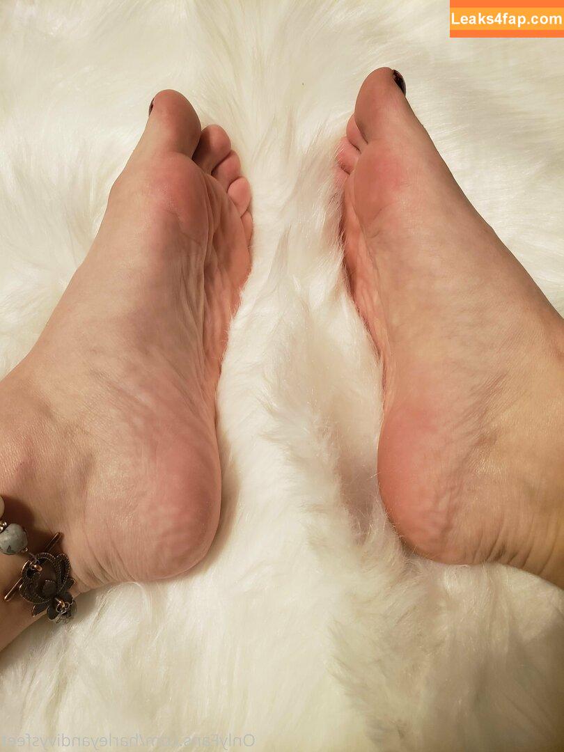 harleyandivysfeet / fl0werchildd leaked photo photo #0005