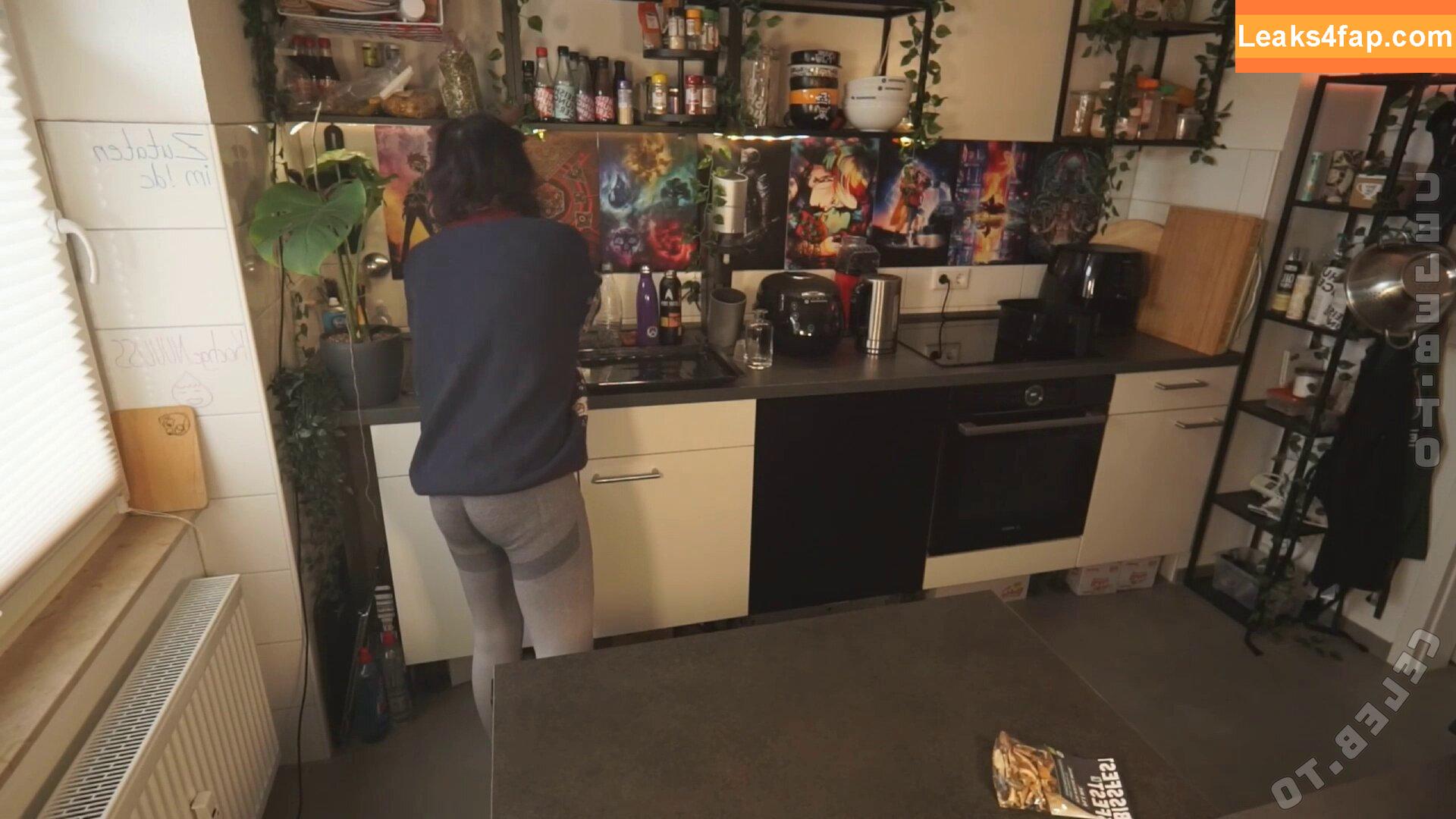 Haselnuuuss / https: leaked photo photo #0098