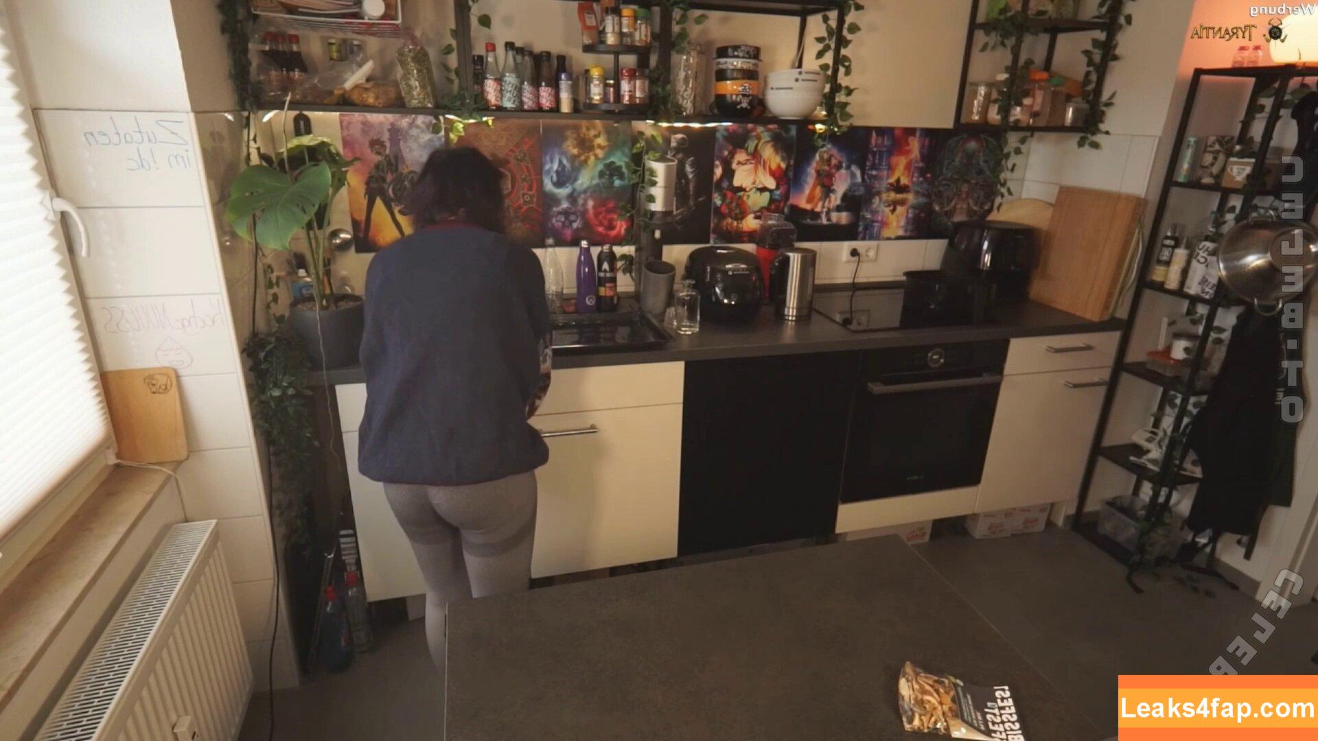 Haselnuuuss / https: leaked photo photo #0102