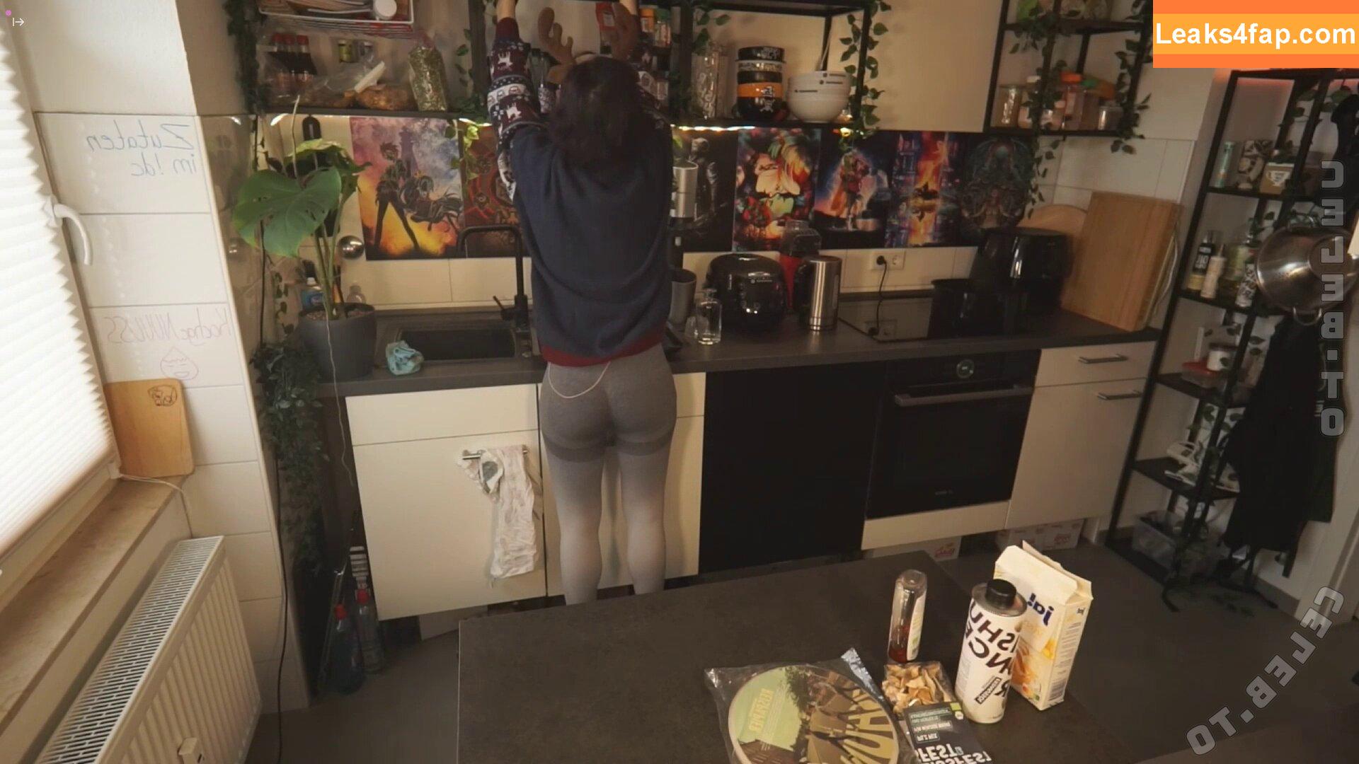 Haselnuuuss / https: leaked photo photo #0104