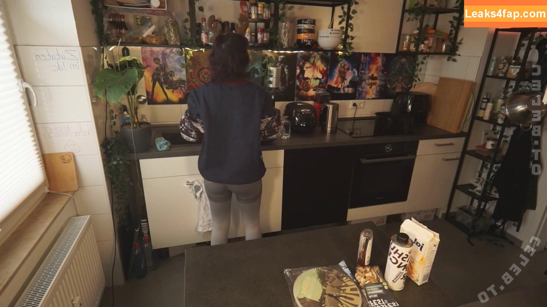 Haselnuuuss / https: leaked photo photo #0106