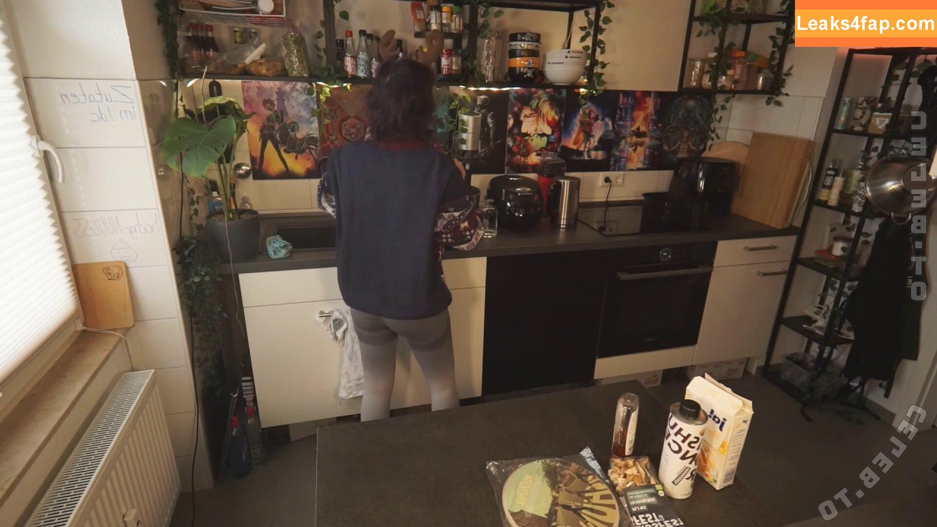 Haselnuuuss / https: leaked photo photo #0107