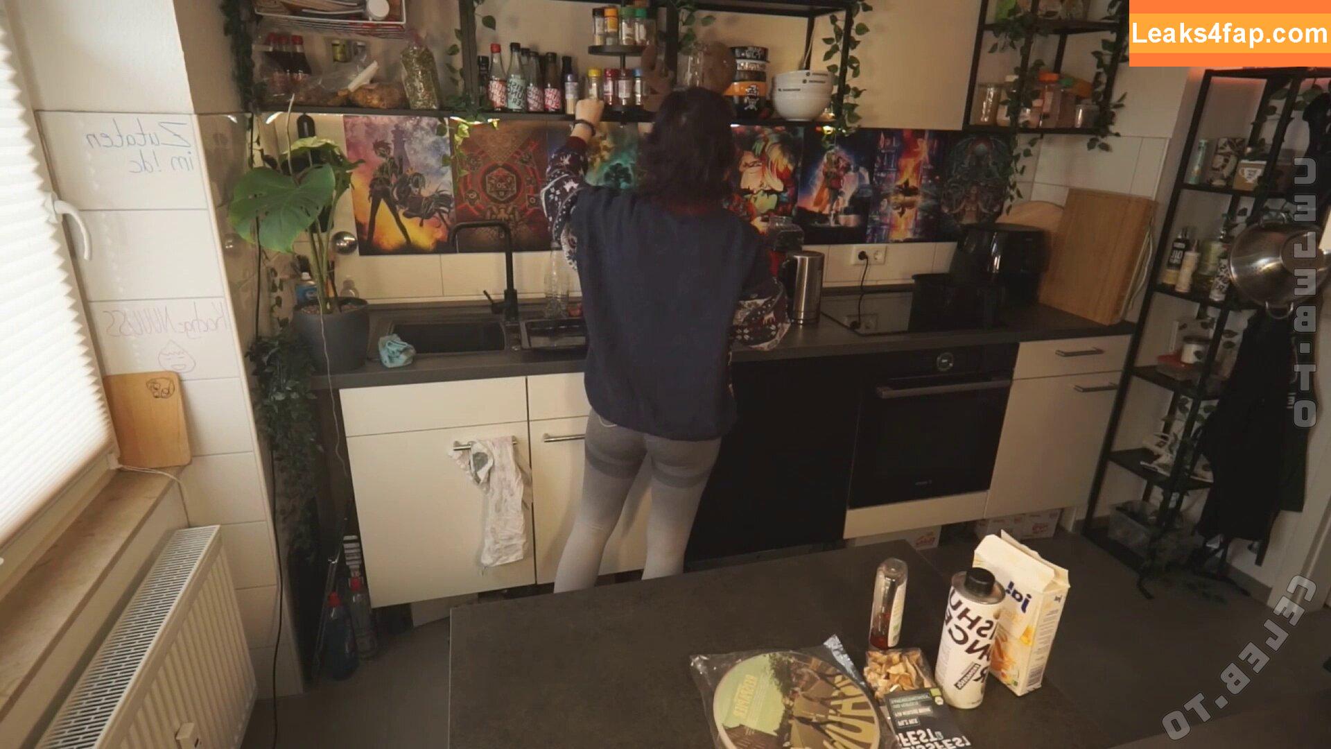 Haselnuuuss / https: leaked photo photo #0108