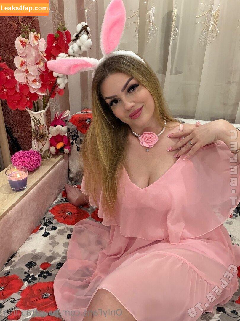 hausfrau.lisa / blanka_bohacova / https: leaked photo photo #0002